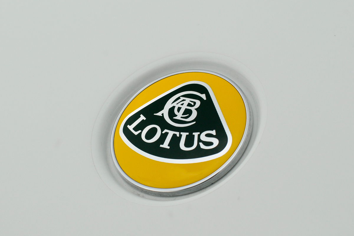 Lotus Exige S badge