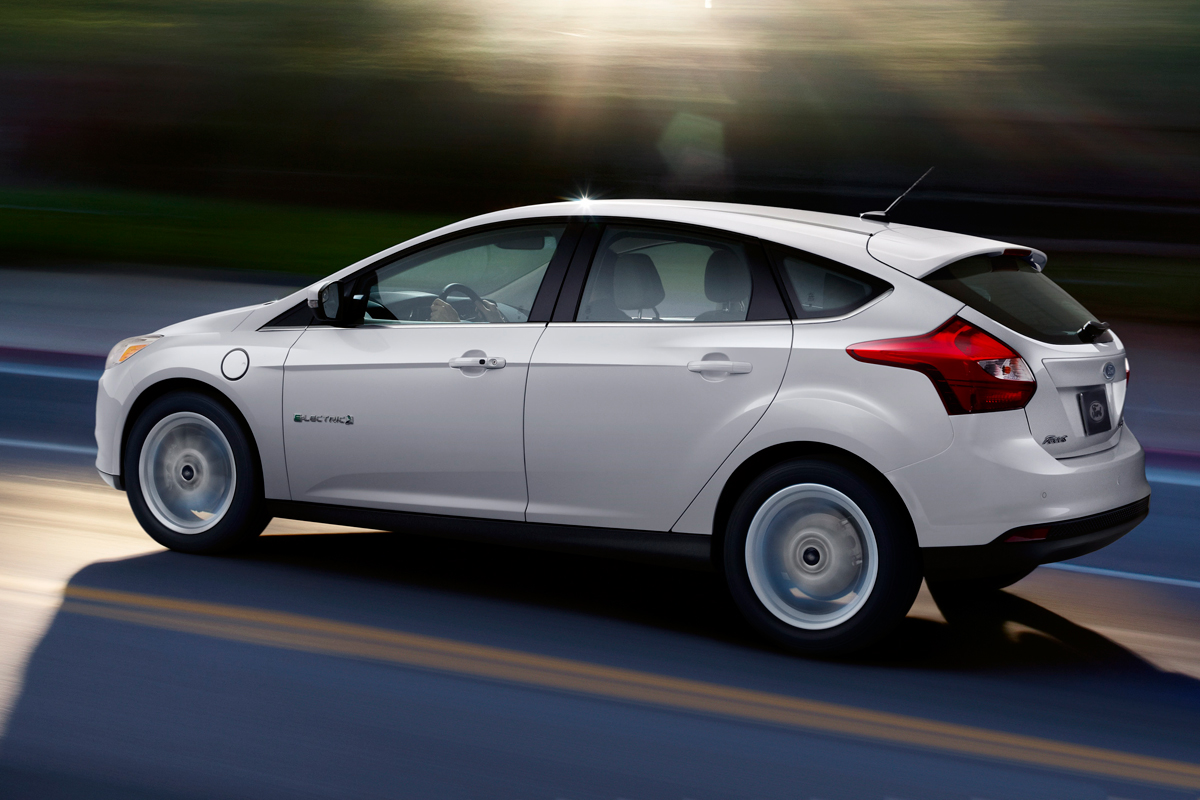 Ford Focus BEV rear tracking