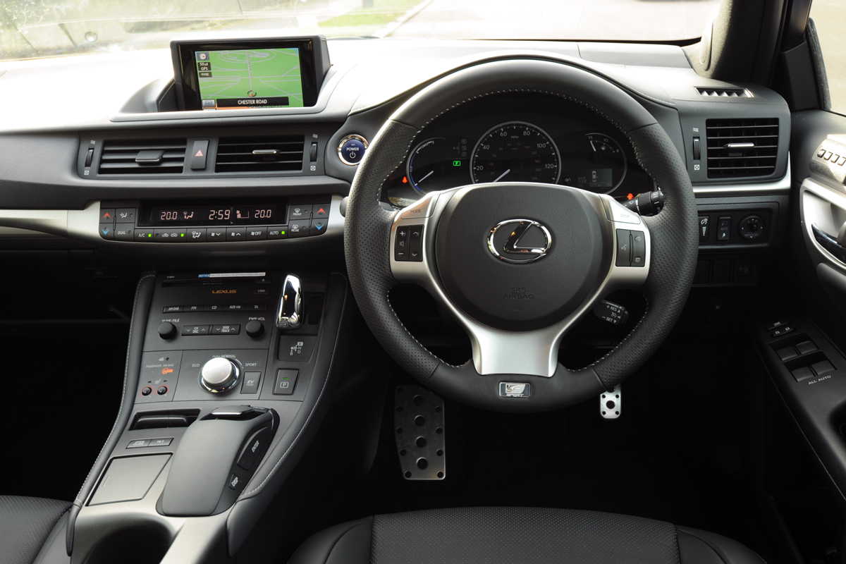 Lexus CT 200h interior
