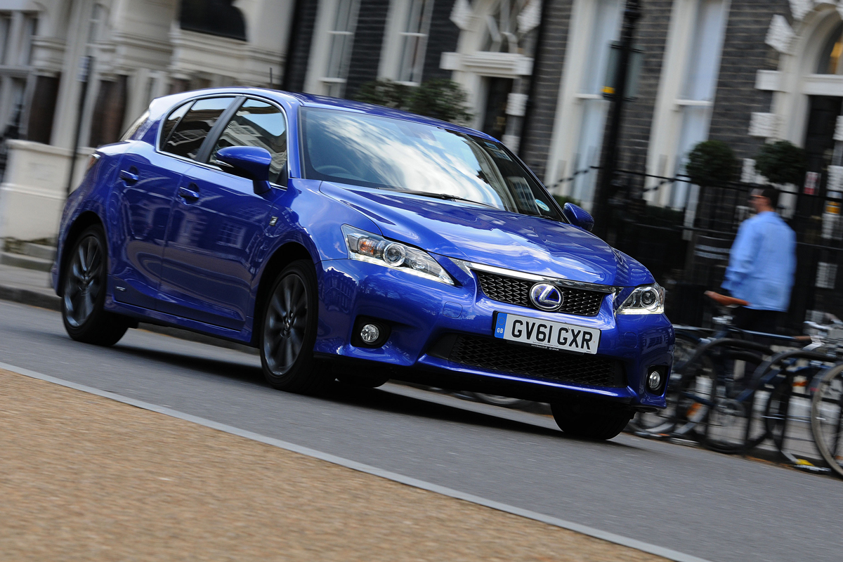 Lexus CT 200h front cornering