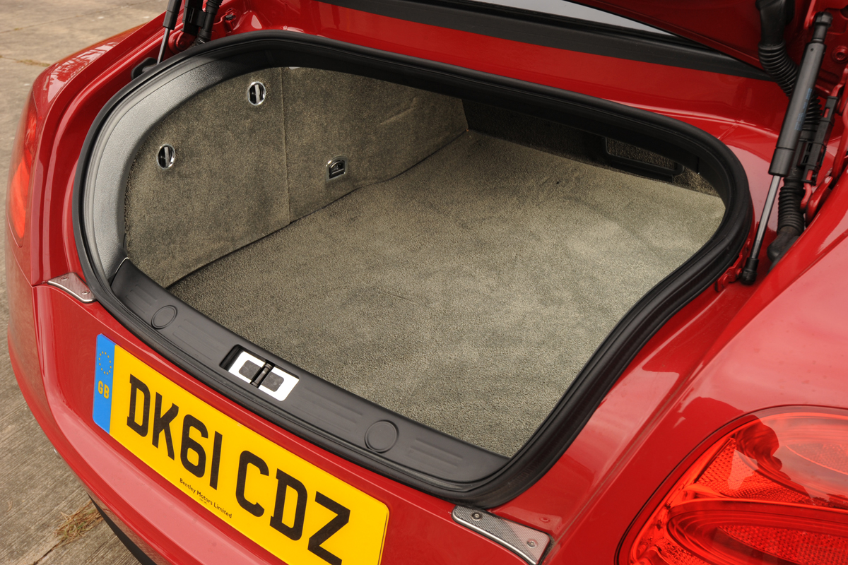 Bentley Continental GT V8 boot