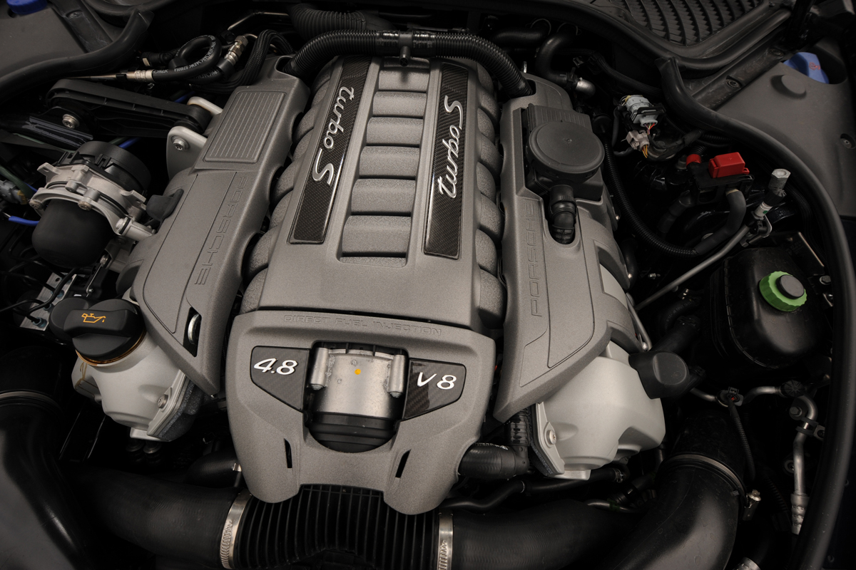 Porsche Panamera Turbo S engine