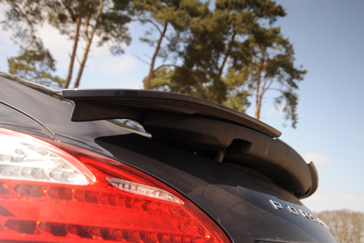 Porsche Panamera Turbo S spoiler