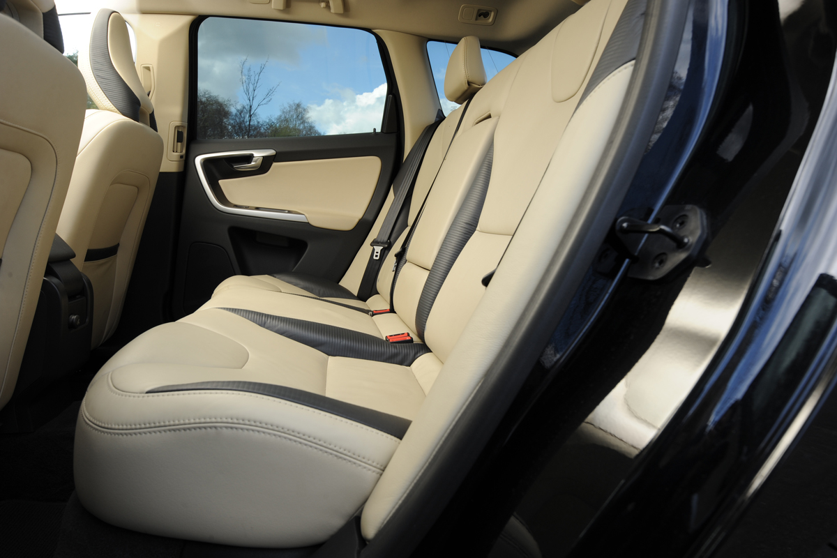 Volvo XC60 D3 DRIVe rear seats
