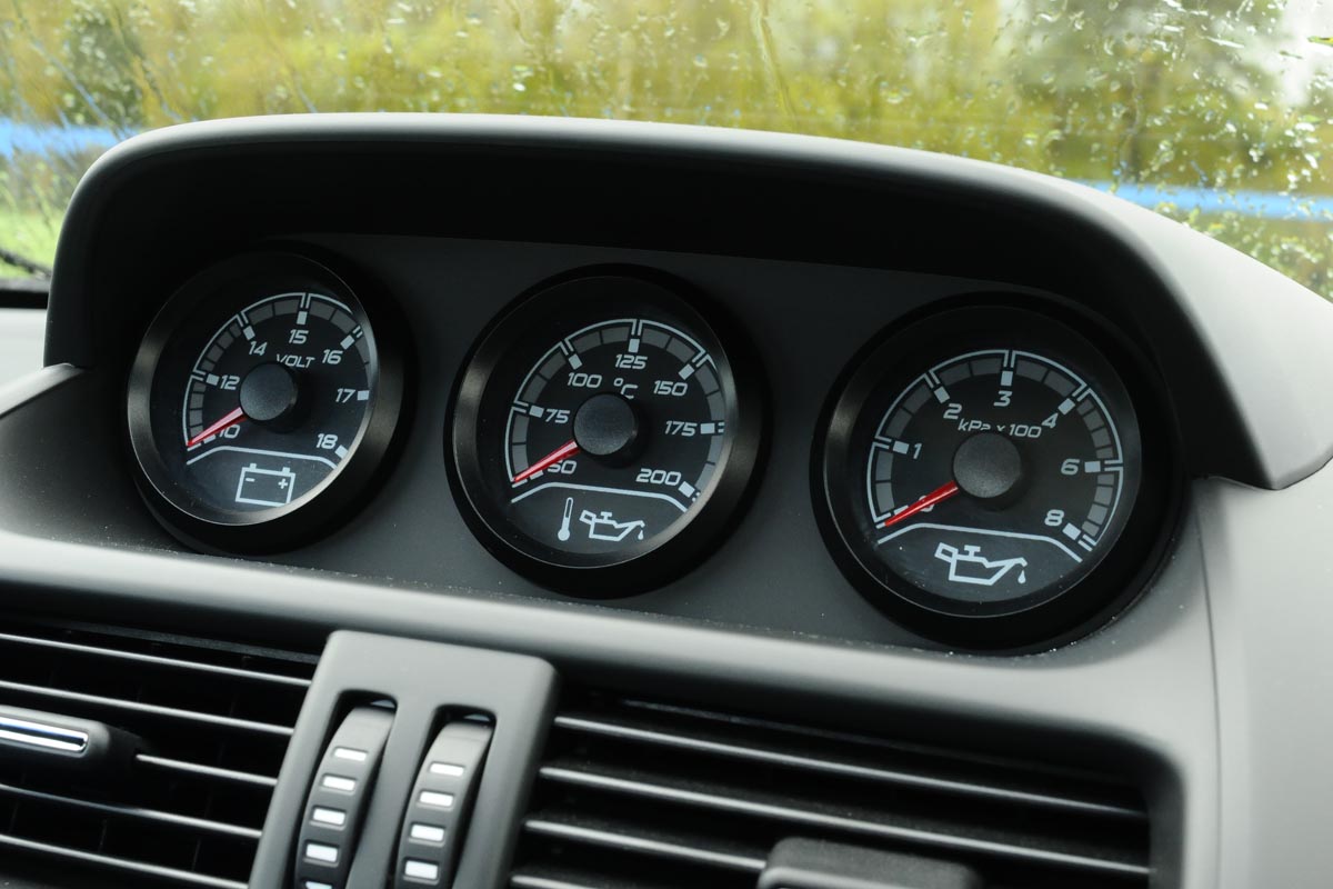 Vauxhall Maloo dials