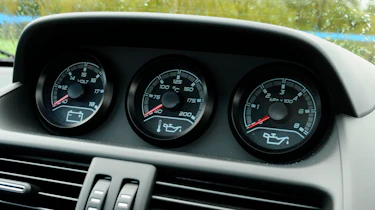 Vauxhall Maloo dials