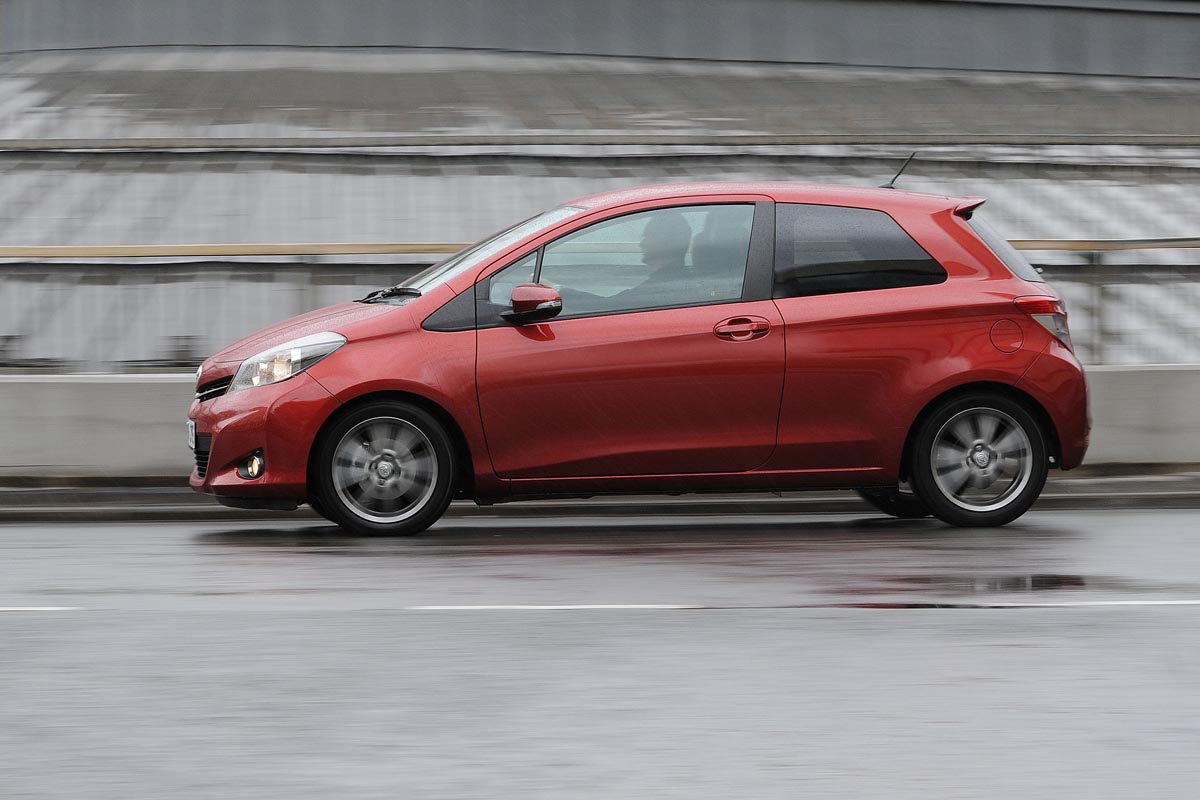 Toyota Yaris panning