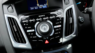 Ford Focus dials