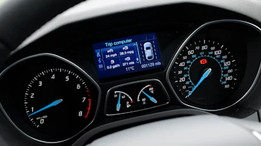 Ford Focus dials 1