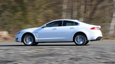 Jaguar XF panning