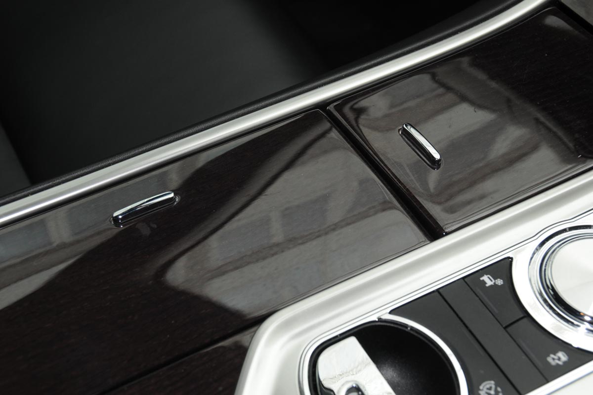 Jaguar XF storage