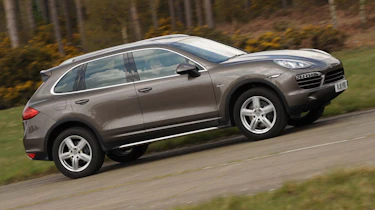 Porsche Cayenne panning