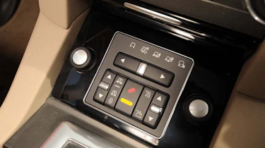 Land Rover Discovery dials