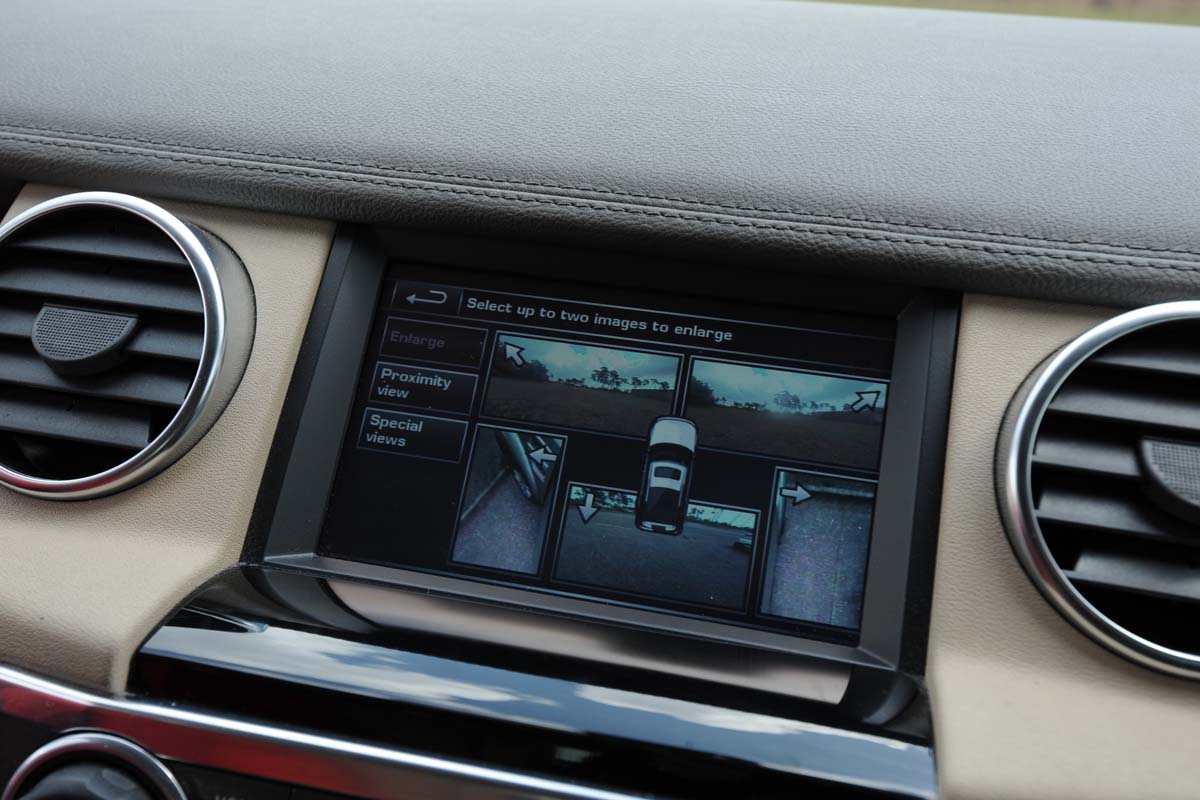 Land Rover Discovery screen
