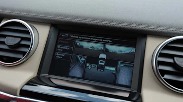Land Rover Discovery screen