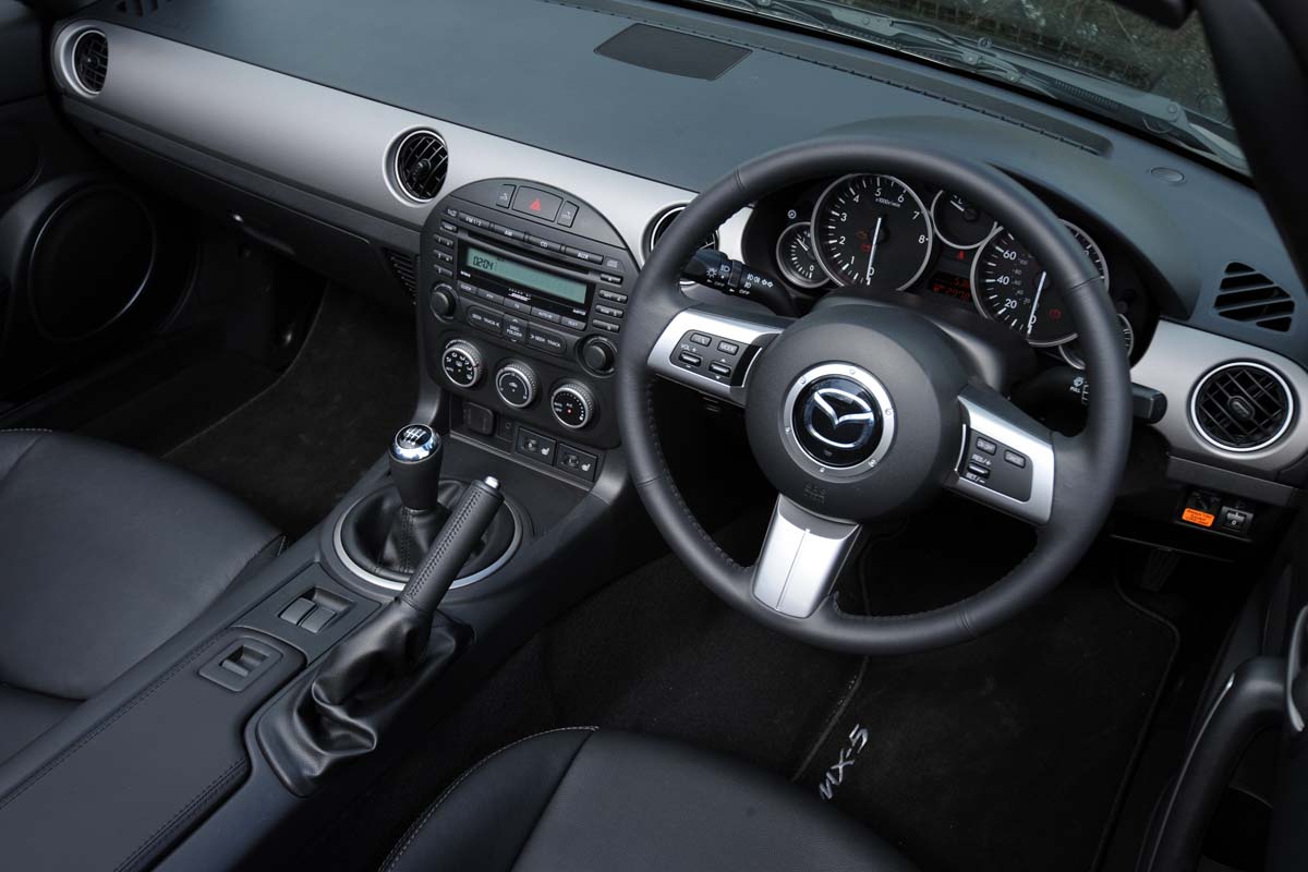 Mazda MX-5 interior