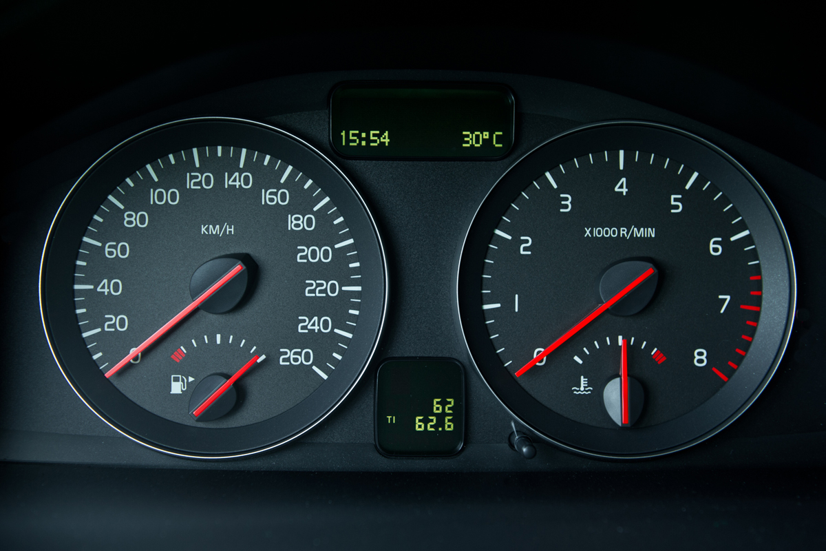 Volvo V50 dials