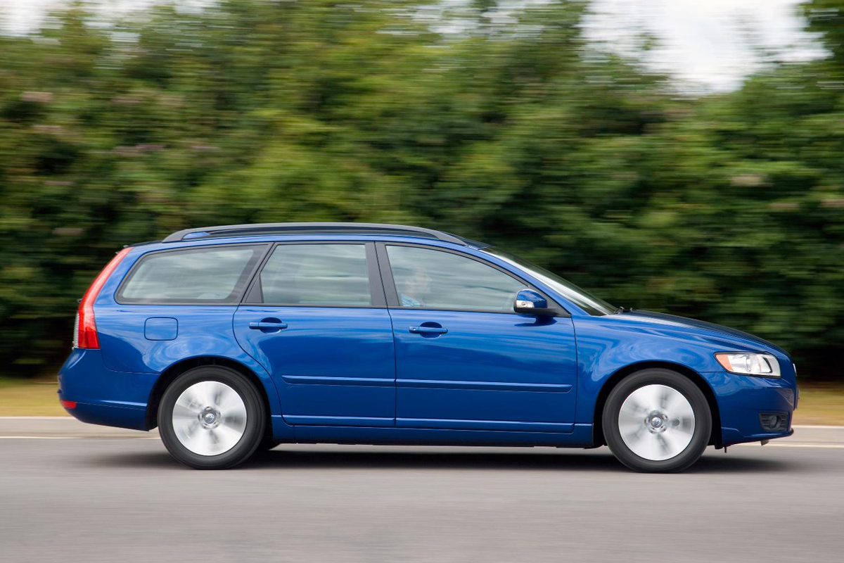 Volvo V50 panning