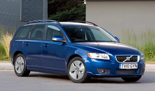 Volvo V50 front three-quarters