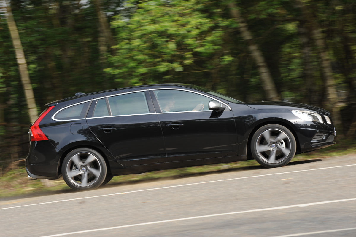 Volvo V60 panning