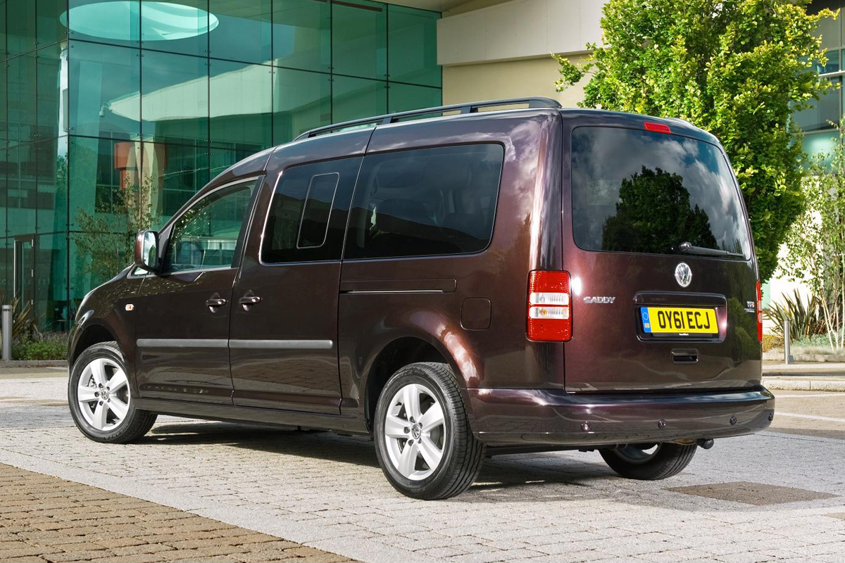 Volkswagen Caddy Maxi Life rear three-quarters