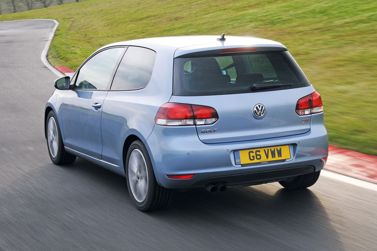 Volkswagen Golf rear tracking