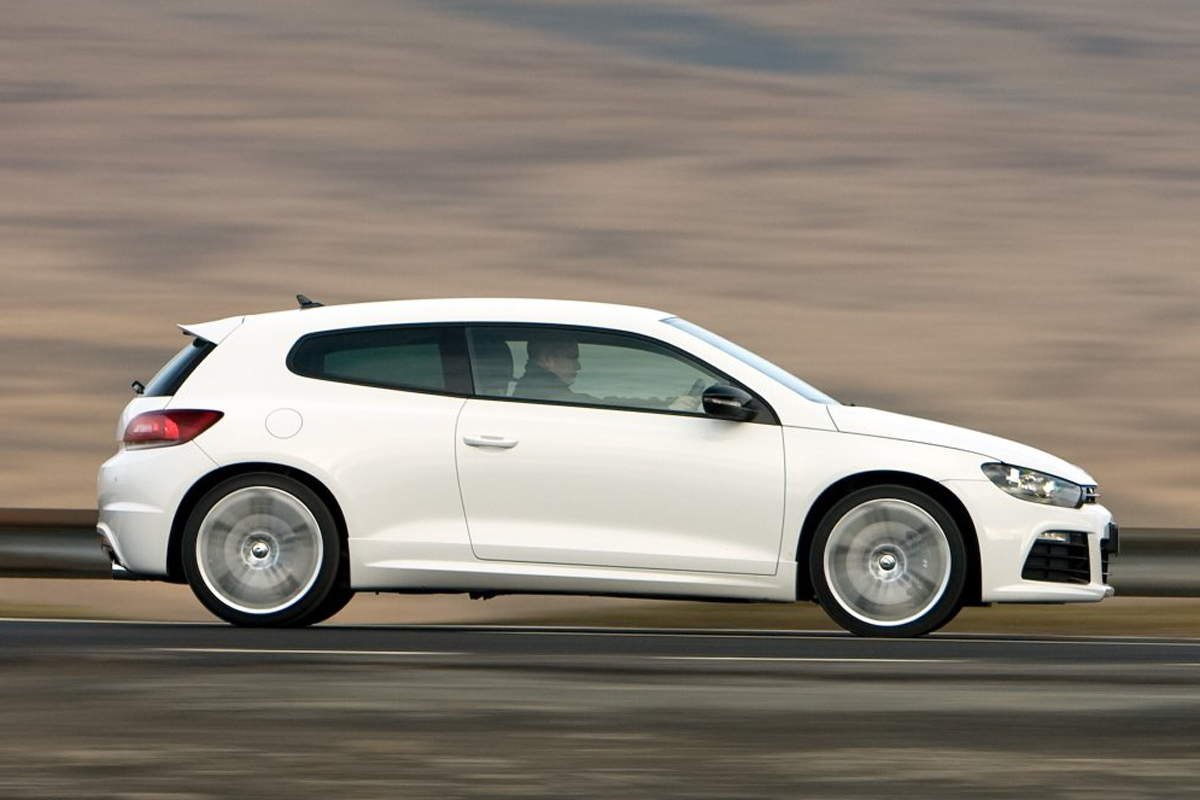 Volkswagen Scirocco R panning