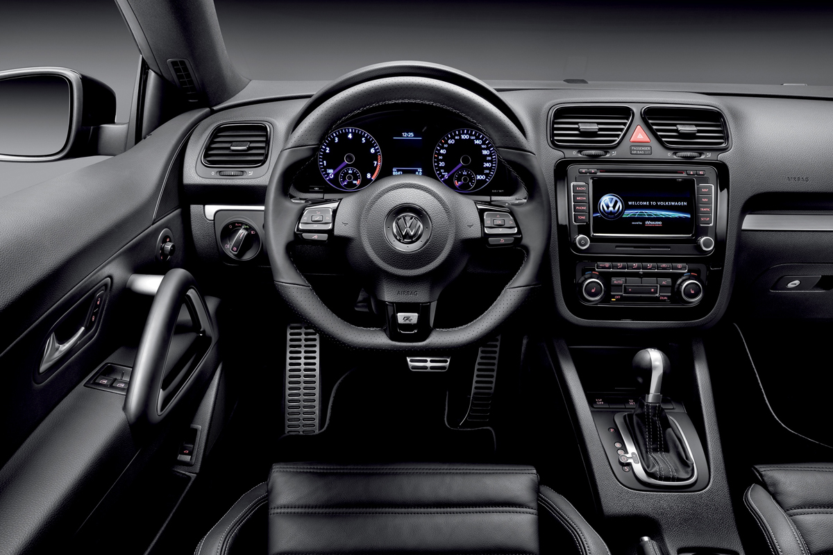 Volkswagen Scirocco R interior
