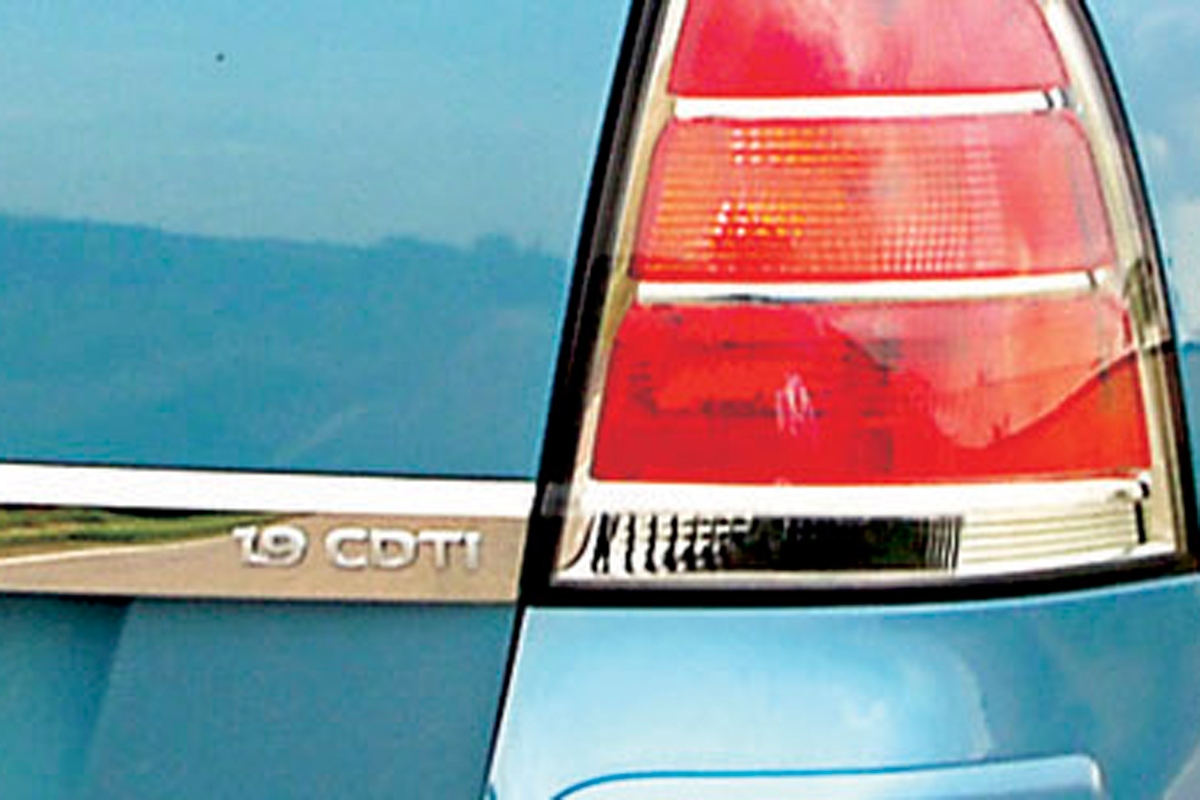 Vauxhall Zafira badge