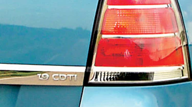 Vauxhall Zafira badge
