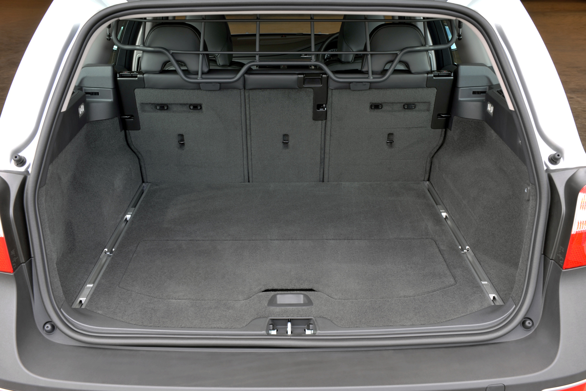 Volvo XC70 boot