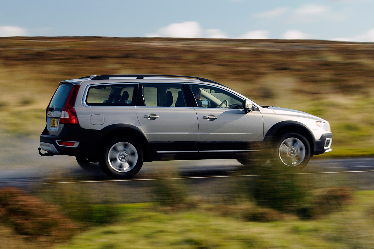 Volvo XC70 panning