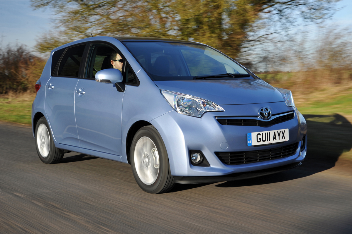 Toyota Verso-S front tracking