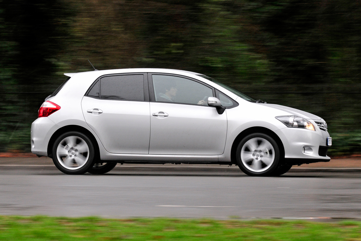 Toyota Auris panning
