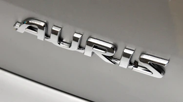 Toyota Auris badge
