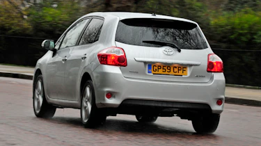 Toyota Auris rear tracking