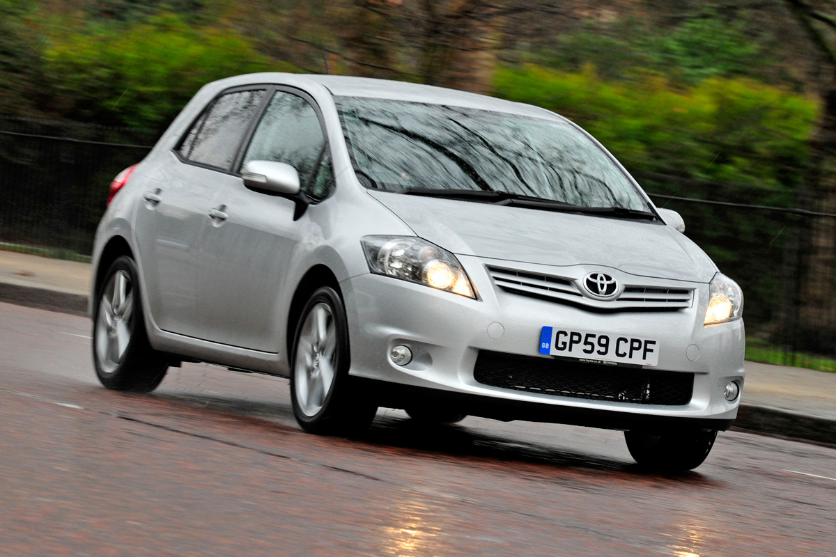 Toyota Auris front tracking
