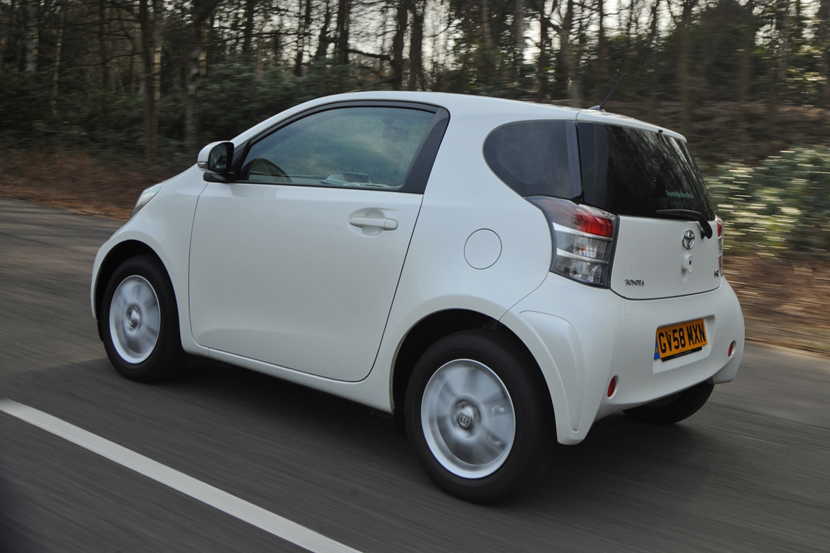Toyota iQ rear tracking