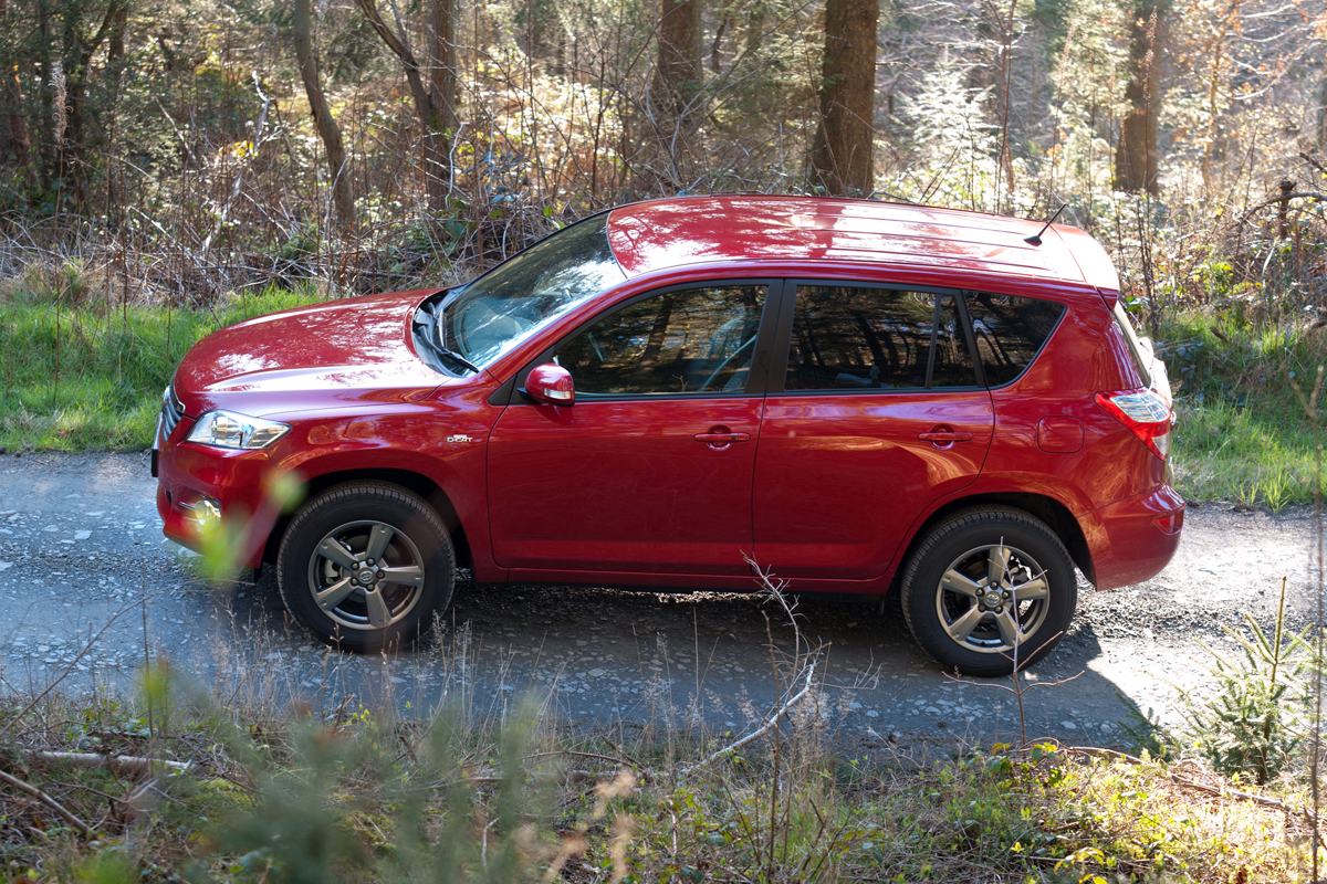Toyota RAV4 profile