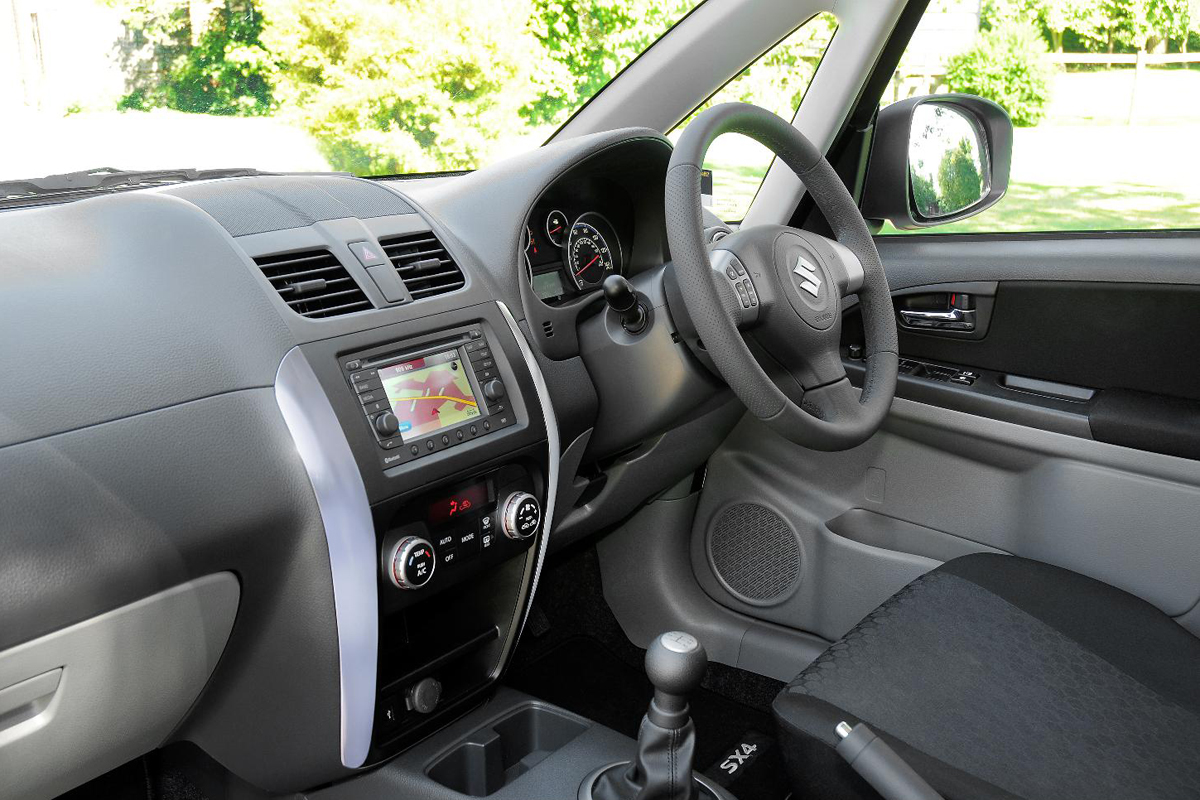 Suzuki SX4 interior