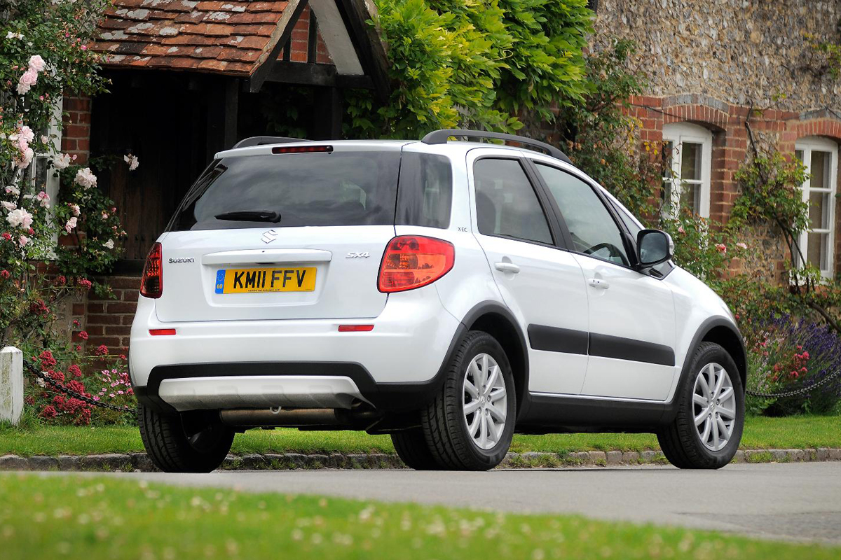 Suzuki SX4 rear three-quarters