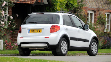 Suzuki SX4 rear three-quarters