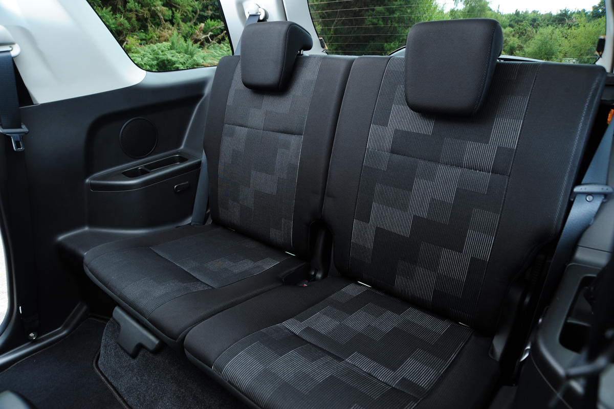 Suzuki Grand Vitara rear seats