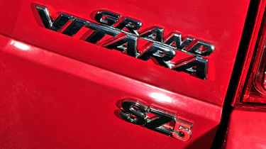 Suzuki Grand Vitara badge