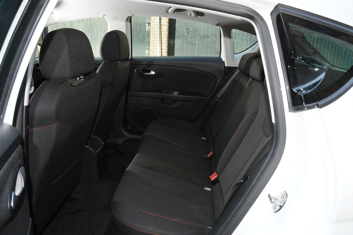 SEAT Leon rear seats