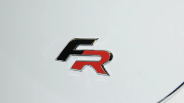 SEAT Leon badge