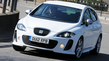 SEAT Leon front cornering