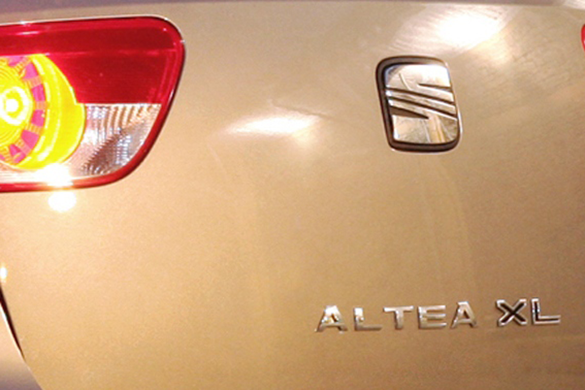 SEAT Altea XL badge