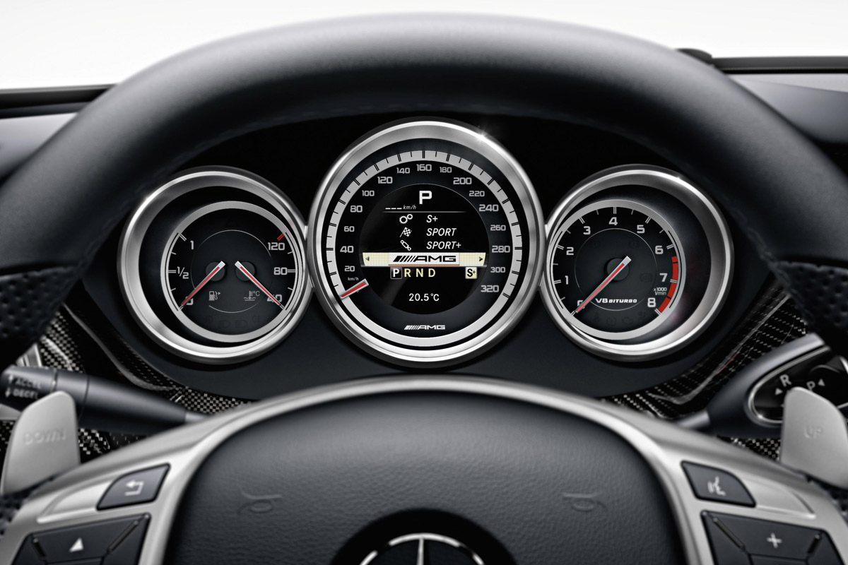 Mercedes CLS 63 AMG dials