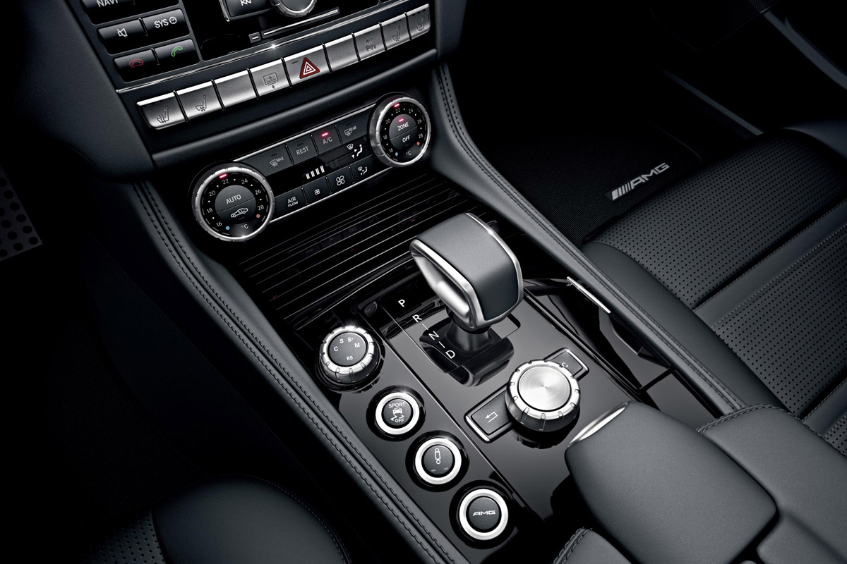 Mercedes CLS 63 AMG interior detail